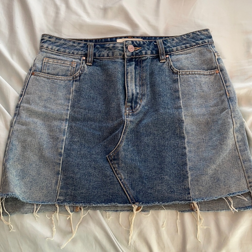 TWO TONE DISTRESSED DENIM SKIRT